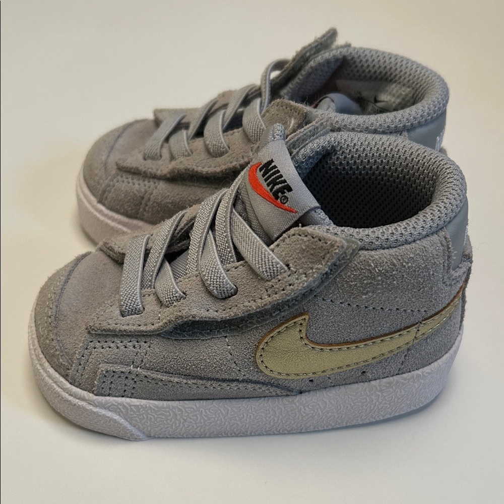 Nike Kids 4C Light Gray Sneakers